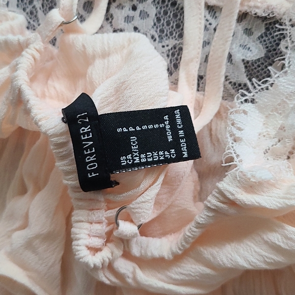 Unique lace cami - Picture 3 of 3